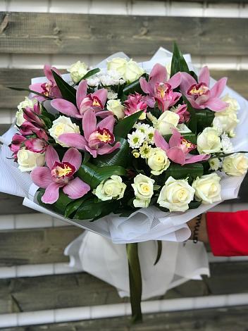 Букет цветов из: Розы и Хризантемы в Анапской
