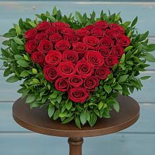 Композиция Сердце в любви в Анапской Цветочная композиция из Розы в виде сердца в Анапской