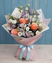 Букет цветов из:  Лизиантусы, Розы, Альстромерии и Гипсофила в Анапской