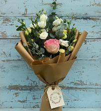Букет нежный привет в Анапской Букет цветов из:  Розы и Лизиантусы в Анапской