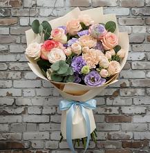 Букет Феерия в Анапской Букет цветов из:  Розы, Лизиантусы и Гвоздики в Анапской
